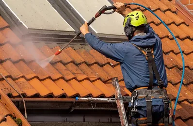 Démoussage et hydrofuge de toiture à Caro
